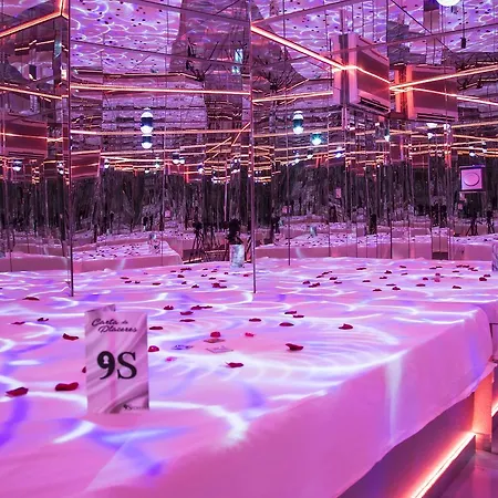 Love hotel 9 Secrets - Adults Only Granada