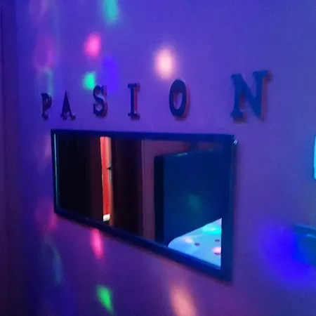 9 Secrets - Adults Only Гранада